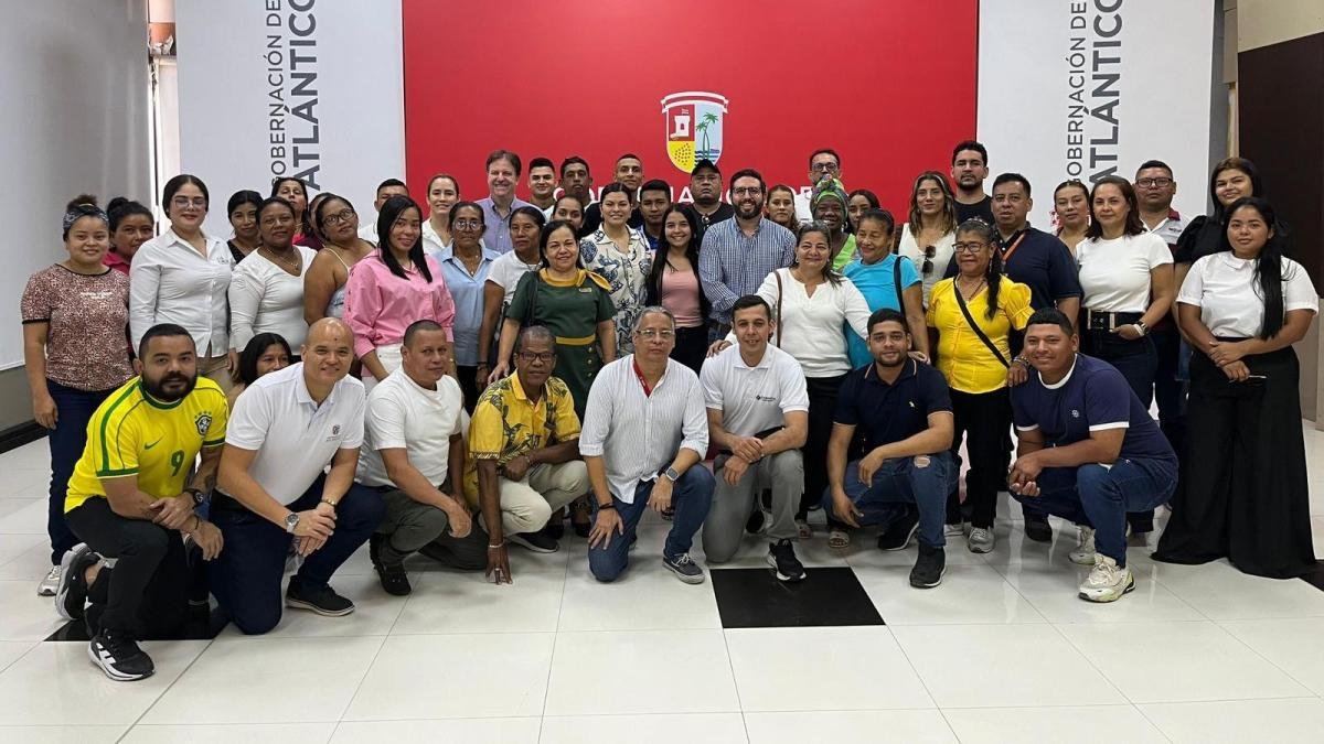 Capacitacia a Jóvenes en Programa de Coctelería y Servicios