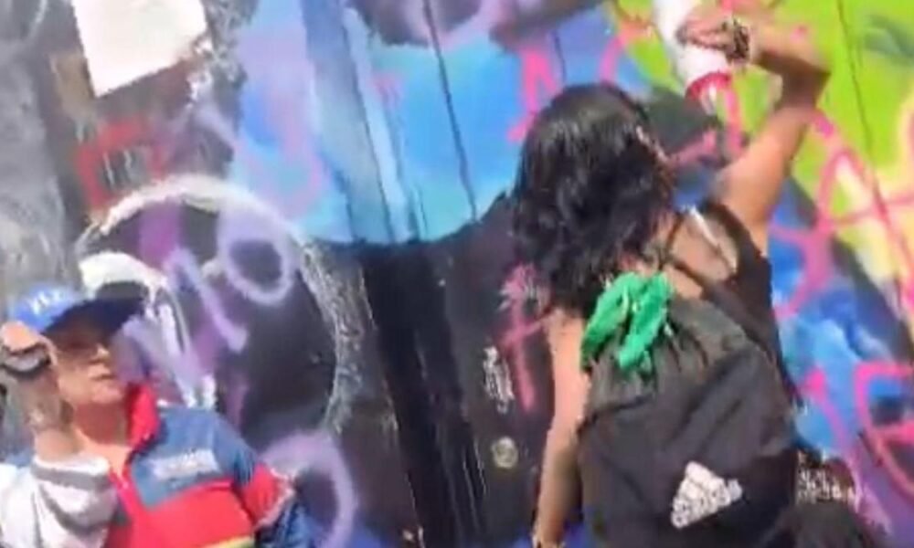 Perturbaciones y Actos vandálicos en marcha feminista en bogotá