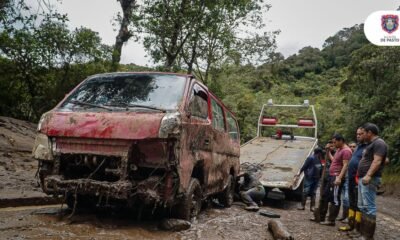 Dos Muertos, Más de 40 Personas Rescatadas y UNA Docena de Carros Atrapados por la avalancha