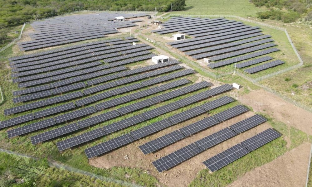 Buscan Financiar La Construcción de Una Granja Solar En el Caribe