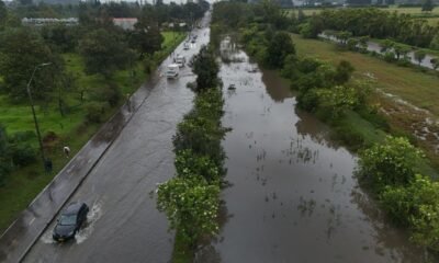 Autopista Norte Continúa Inundada por Las Fuertes Lluvias, conductores Buscan Desvíos Por la Carrera 7a