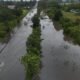 Autopista Norte Continúa Inundada por Las Fuertes Lluvias, conductores Buscan Desvíos Por la Carrera 7a