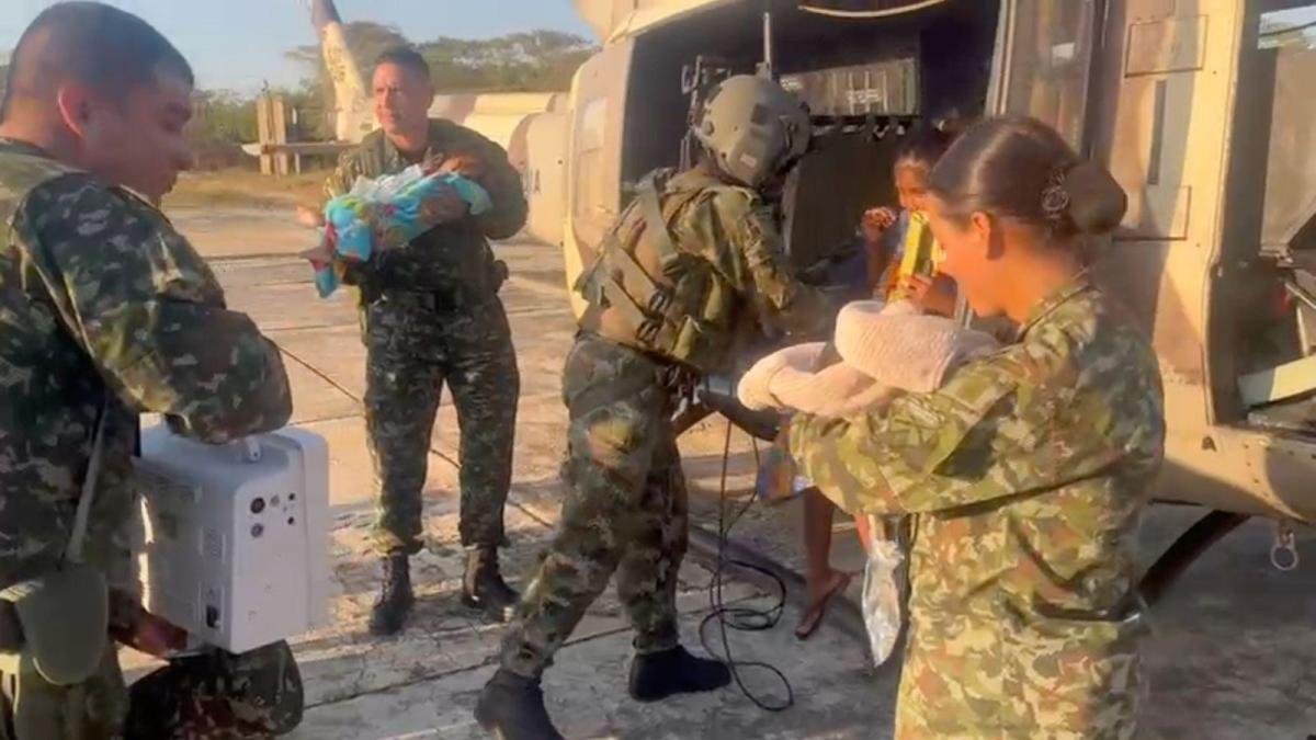 En Helicópero del Ejército Fueron Evacuados de Emergencia Dos Bebés Wayúus de Rioacha, en La Guajira: ¿Qué Pasó?