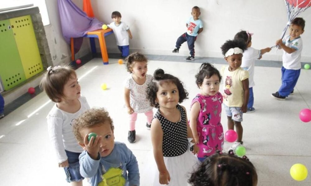 66 Por Ciento de los Niones Menores de 5 Años en Medellín Viven en Los Estratos Sociales Más Bajos de la Ciudadad