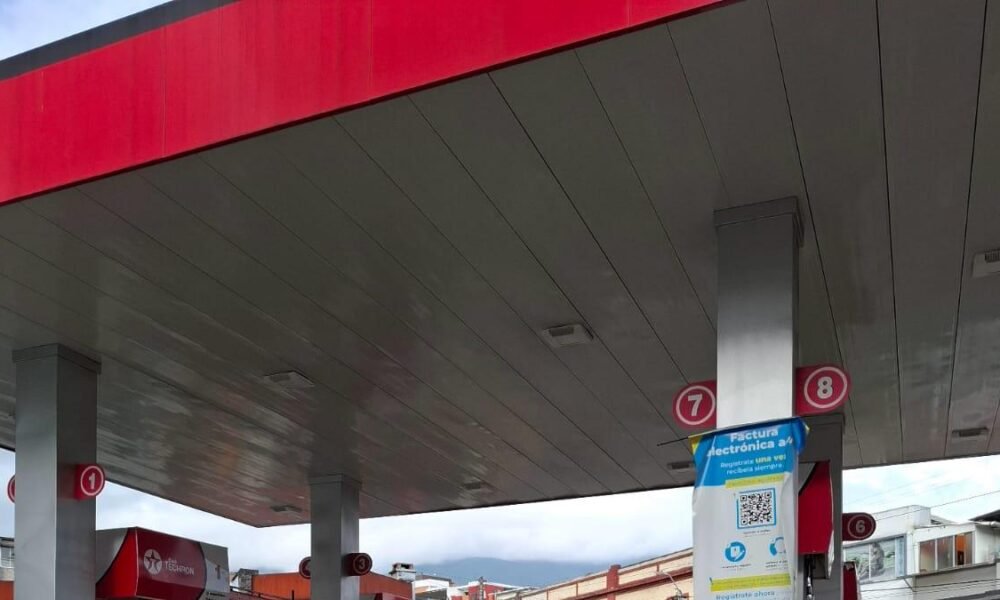 Rellringen la Venta de Gasolina en Pasto por el Deslizamiento en la Vía Panamericana