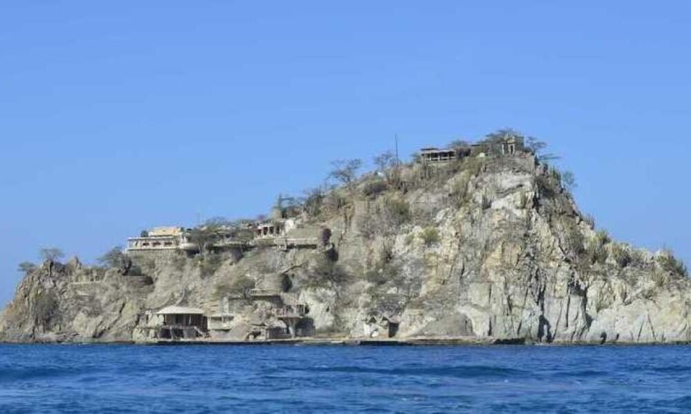 Del Lujo y La Opulencia Al abandono y las disputas legalizaciones