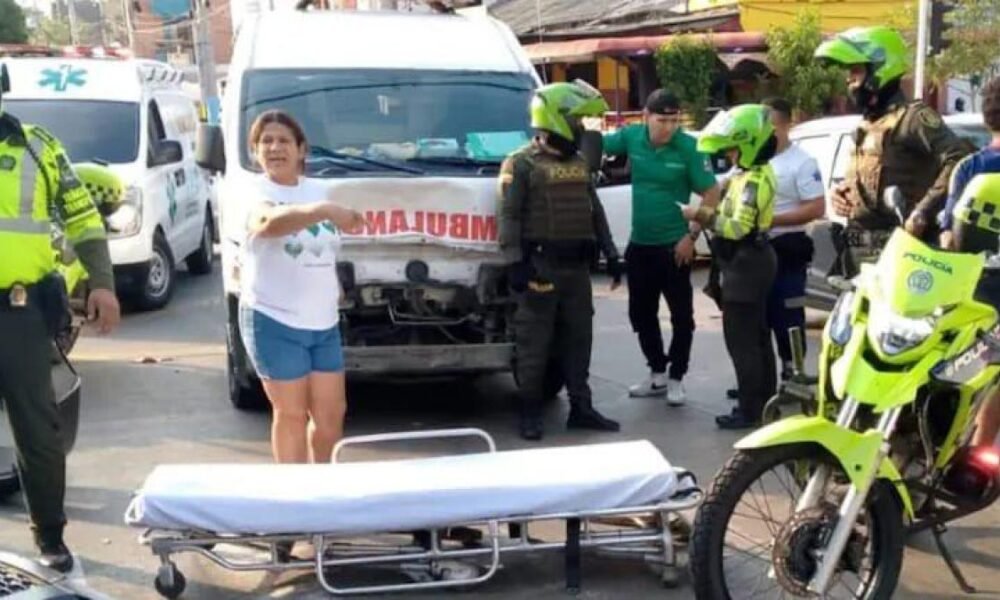 accidente con ambulancia dejó dos personas muertas