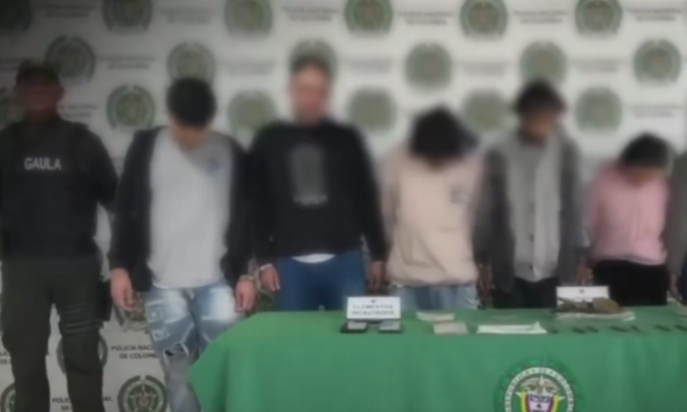 CAPTURAN A CINCO Presuntos Miembros de la Banda 'Los Paisas' en Soacha, Acusados ​​de Homicidio y Narcotráfico