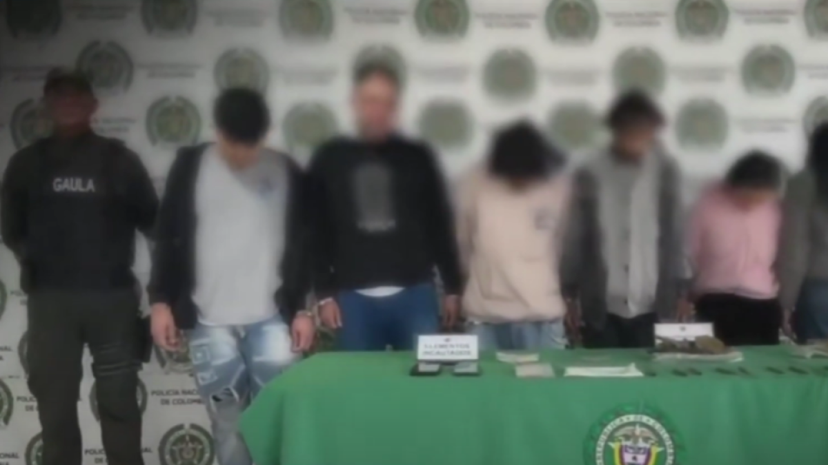 CAPTURAN A CINCO Presuntos Miembros de la Banda 'Los Paisas' en Soacha, Acusados ​​de Homicidio y Narcotráfico