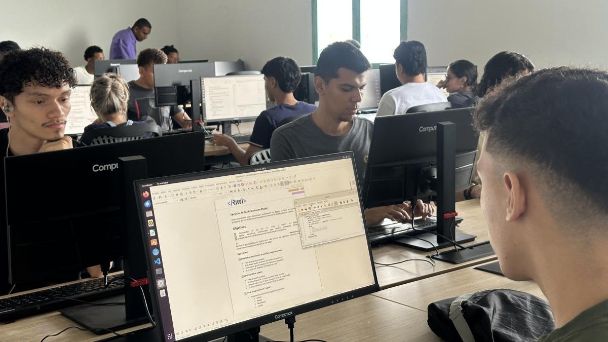 Inscripcions para jóvenes que desesen aprender desarrollo de software en Barranquiilla