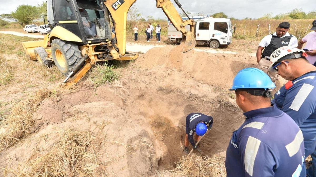 fincas y negocios particulares Dejan a millas de familia sin el servicio
