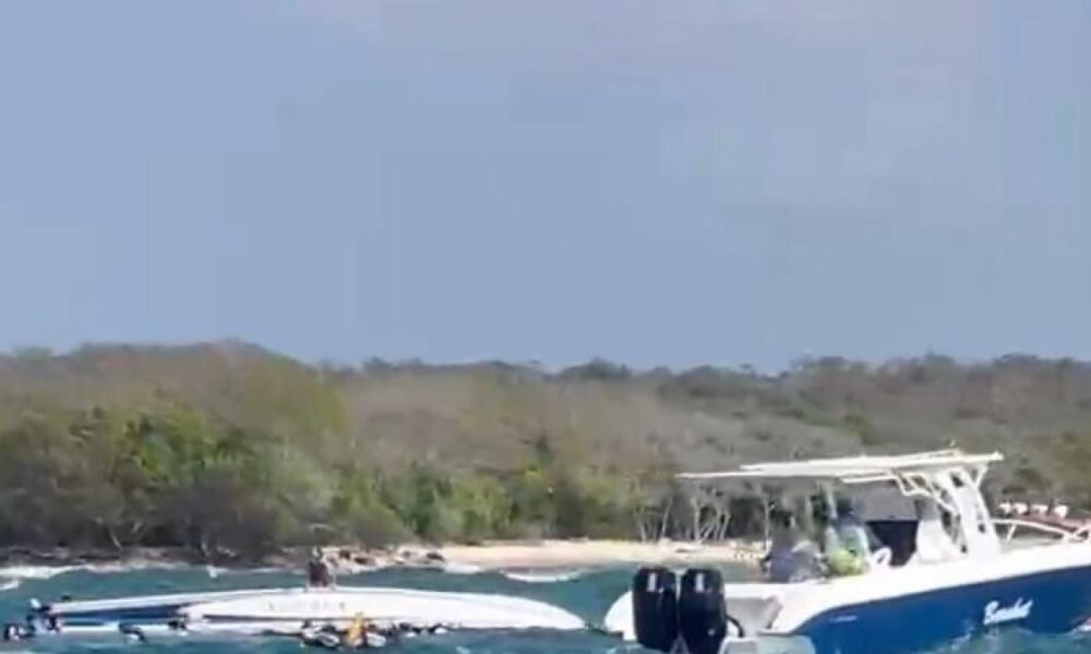 Atentón: Lancha Llena de Personas se Volteó en Altamar Frente a la Isla de Barú, Zona Insular de Cartagena