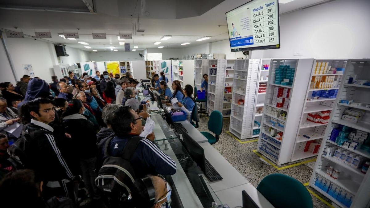 ¿Qué Está Pasando Con los Medicamentos en Bogotá? Usuarios Denuncian Que no Los Entregan