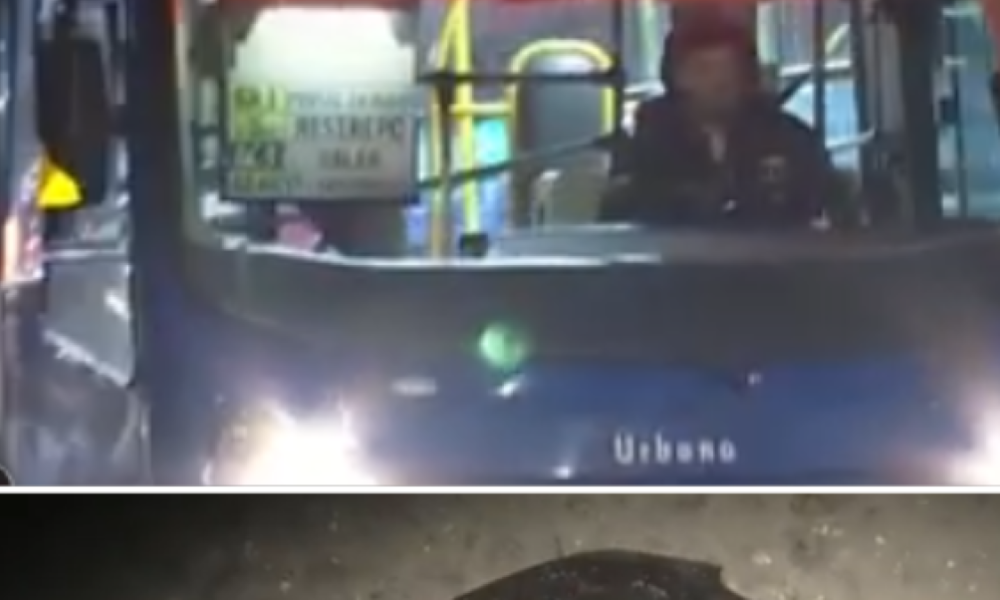 Comunidad Golpeó y Quemó la Moto de Ladrón Tras Atraco Masivo en Un Sitp