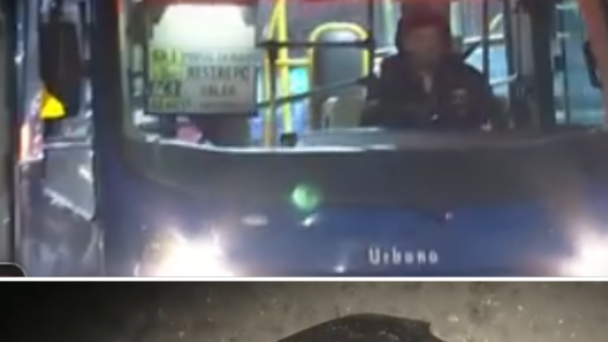 Comunidad Golpeó y Quemó la Moto de Ladrón Tras Atraco Masivo en Un Sitp