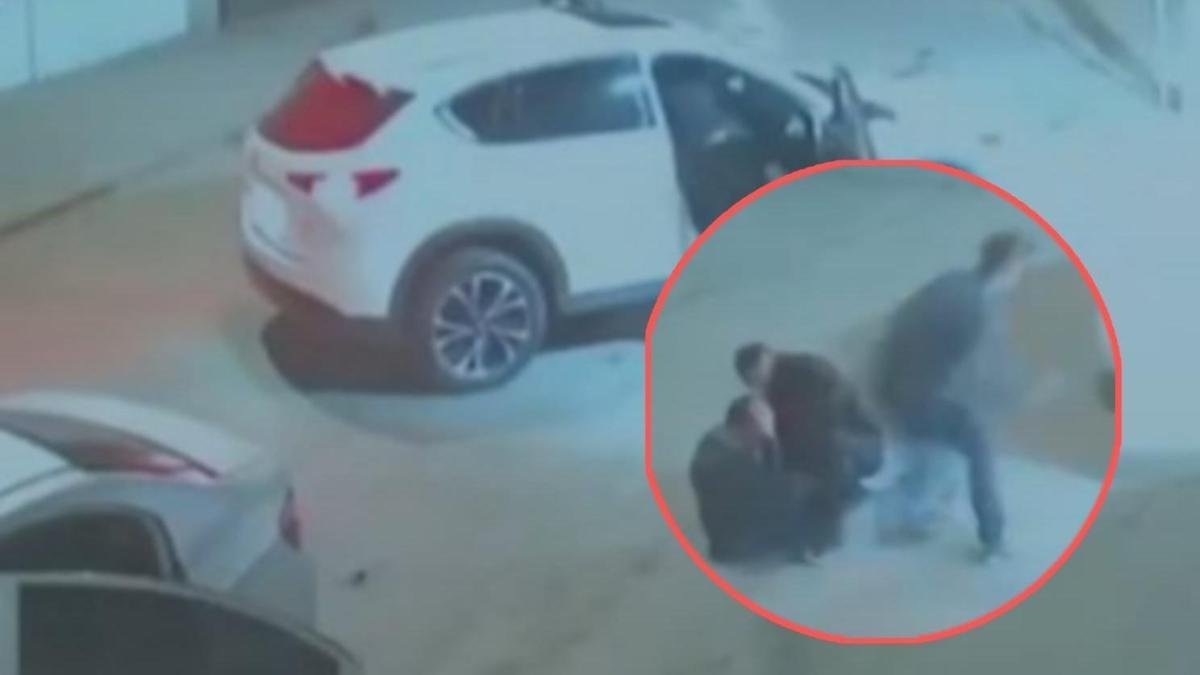 Video impactante MUESTRA ROBO DE CAMIONETA DE ALTA GAMA EN BARRIO EJAR, EN BOGOTÁ