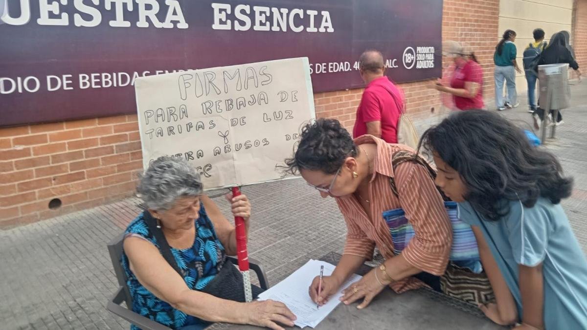 'Firmatón' por Tarifas de Energía Justas en Barranquilla y El Caribe