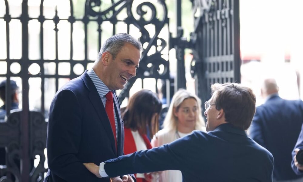 Almeida reconoce que "es complicado entenderse con Vox", un partido "que se identifica con posiciones que tiene Trump"