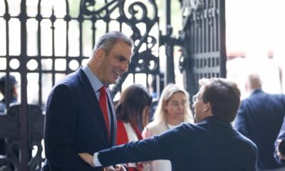 Almeida reconoce que "es complicado entenderse con Vox", un partido "que se identifica con posiciones que tiene Trump"