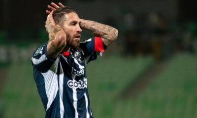 Así fue la expulsión de Sergio Ramos por una patada a Memo Martínez en el Pumas vs Rayados