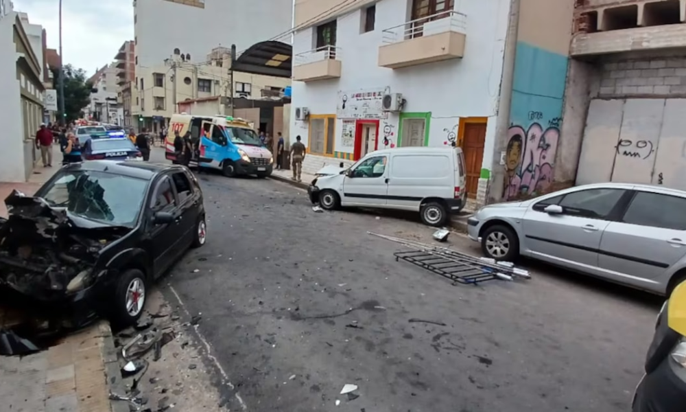 Córdoba: manejaba a contramano, atropelló y dejó cinco personas heridas