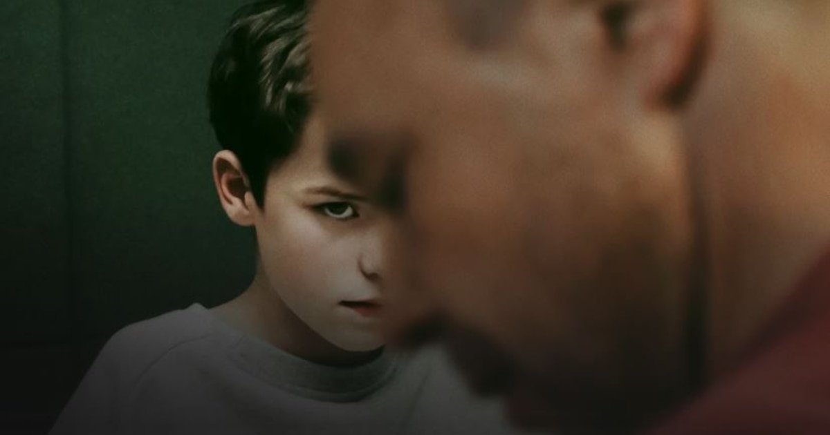 Crecer bajo la mirada de Instagram y Tiktok: Netflix arrasa con ‘Adolescencia’, una serie en tiempo real sobre el asesinato de una menor a manos de un niño