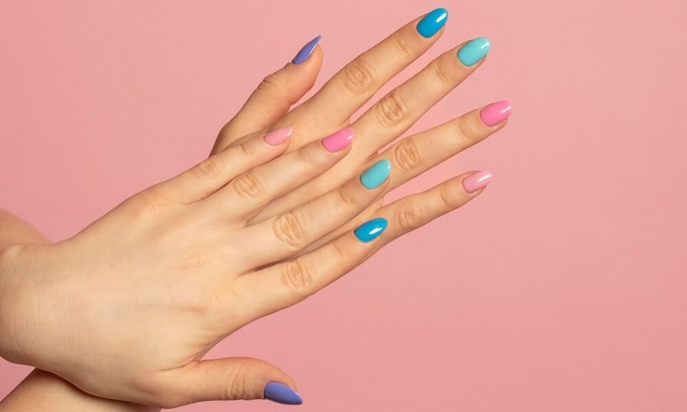 Cuántas veces te puedes hacer las uñas semipermanentes y qué pasa si no haces un descanso entre manicuras