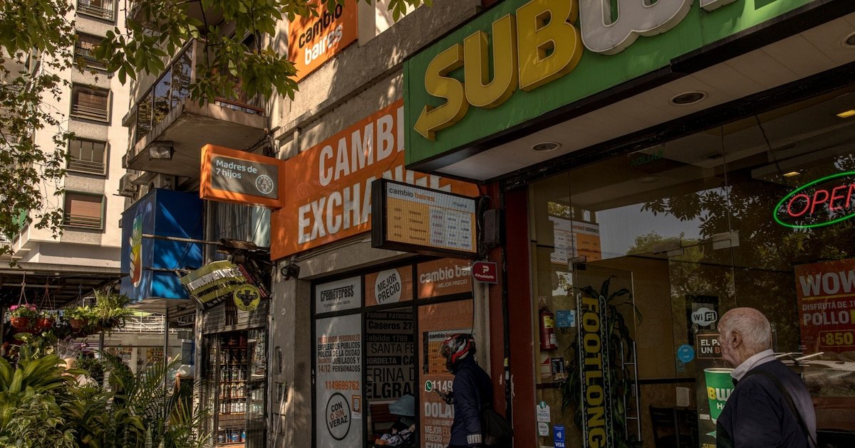 Dólar hoy: suben las distintas cotizaciones paralelas en un día volátil para los mercados