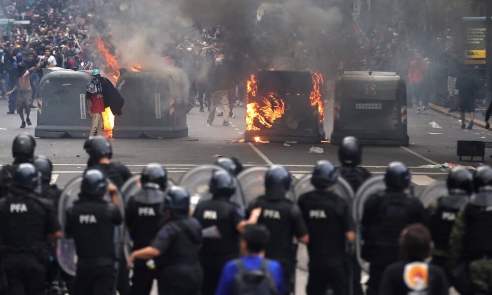 El Gobierno denunció a la jueza que liberó a los detenidos por los incidentes en el Congreso