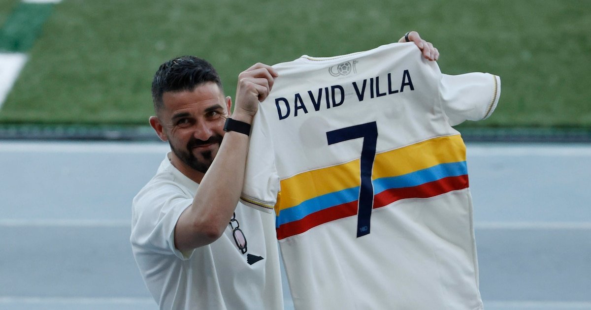 'El Guaje' Villa acompaña a Colombia en el último entrenamiento antes de jugar con Paraguay