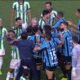El ataque de furia Gustavo Quinteros en Brasil: agredió a un rival en las semifinales entre Gremio y Juventude