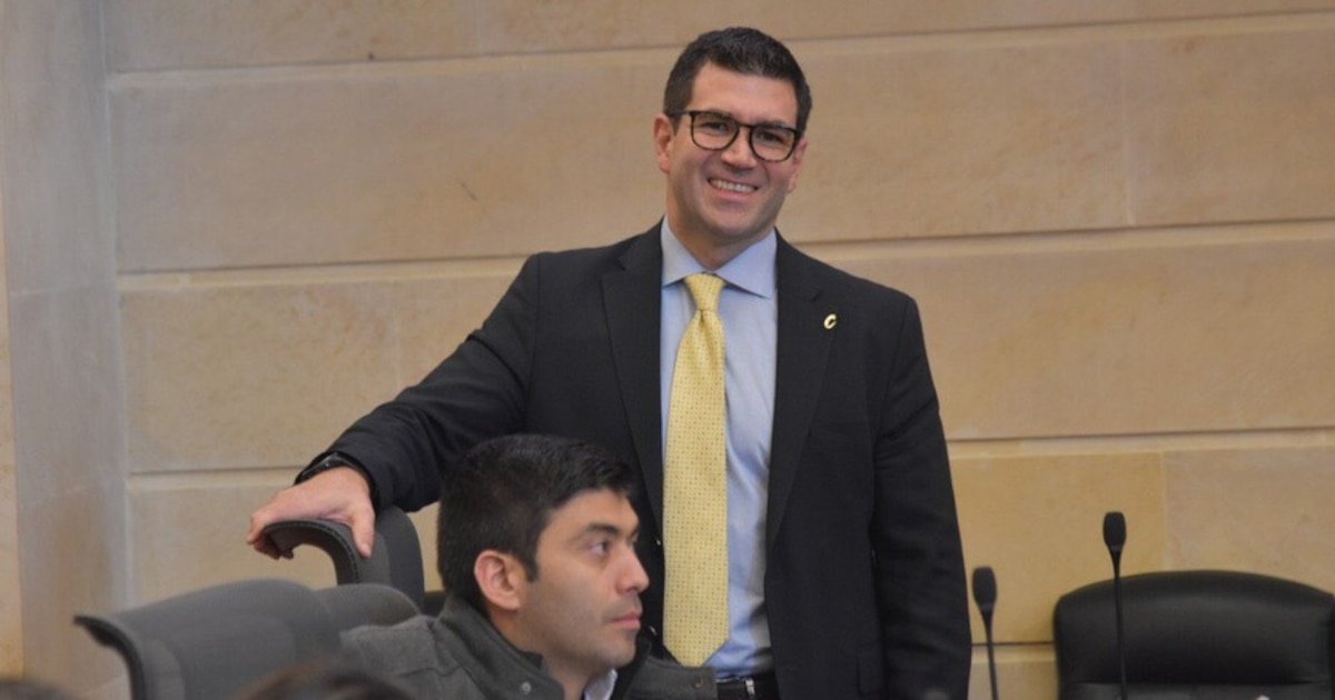 El congresista Juan Carlos Wills defendió su proyecto de ley de porte y uso de armas: “El Estado no fue capaz de garantizar la seguridad”