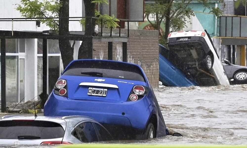 El día después del desastre: el calvario de los habitantes de Bahía Blanca, que amaneció destrozada