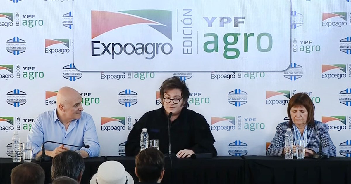 Fuerte respaldo de Milei a Bullrich: “Los buenos son los de azul y los hijos de puta que rompen autos son los malos”