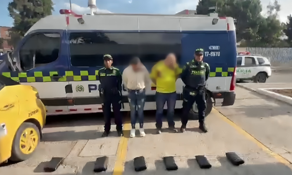 Incautaron más de 26.000 dosis de marihuana que eran movilizadas en un taxi en Bogotá: hay dos capturados