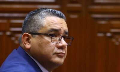 Juan José Santiváñez admite que viajó al extranjero con su allegada acusada de ocultar pruebas y ratifica que no renunciará