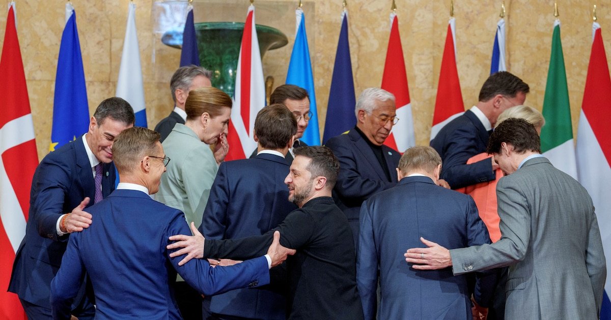 Los Veintisiete debaten cómo financiar el rearme de Europa para ayudar a Ucrania y romper el tabú de la deuda común