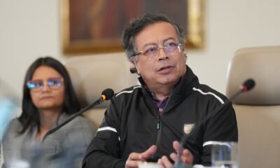 Petro apoyó a mujer que señaló al expresidente Uribe por crisis en la salud