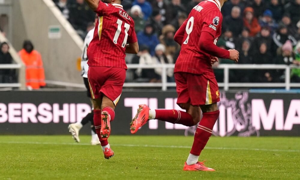 (Previa) El Liverpool defiende ante el Tottenham su liderato en Premier del acoso del lanzado Chelsea