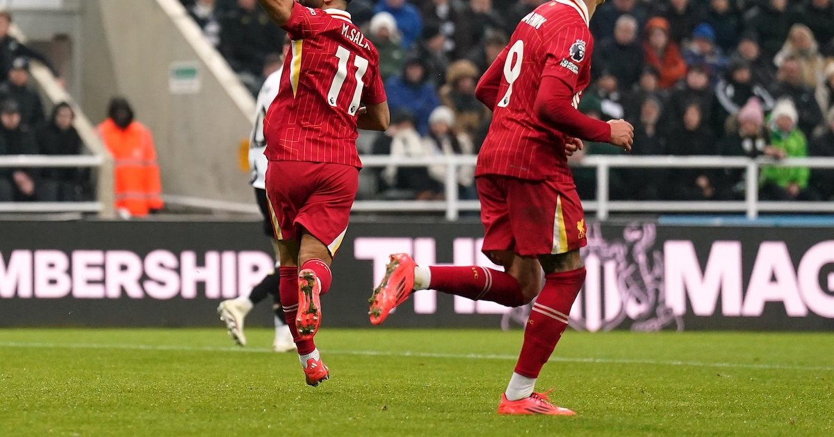 (Previa) El Liverpool defiende ante el Tottenham su liderato en Premier del acoso del lanzado Chelsea