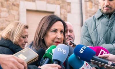 Robles comparte "plenamente" las consideraciones de Cuerpo, destaca su "enorme formación" y rechaza críticas de Díaz