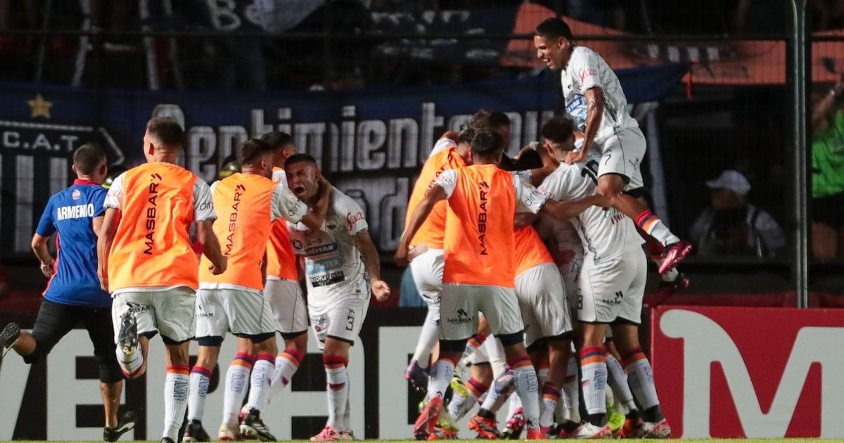 Sorpresa en la Copa Argentina: Talleres perdió con Armenio y se convirtió en el segundo equipo de Primera eliminado en su debut