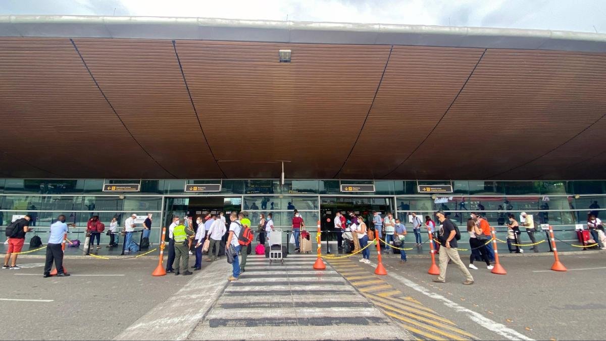 Alcaldía de Cartagena Suspenda Obras de Ampliació del Aeropuerto Rafael Núñez por Presidas Irregularidadas