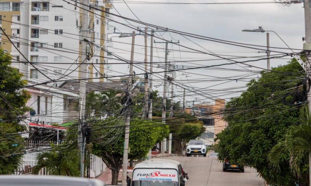 Un Juez Ordena el Retiro de Las 'Telaraña' de Cables en Barranquilla en 48 Horas