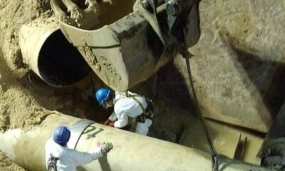 Rotura de tubería deja sin agua a varios barrios en pleno jueves santo