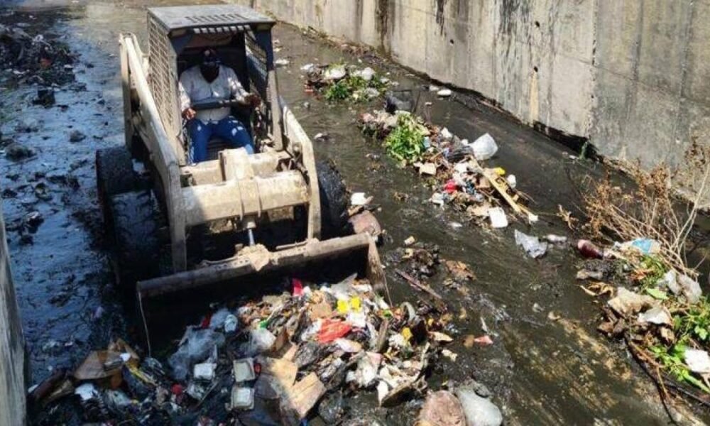 Recolección de Basura Busca Evitar Otra Emergencia por El Desbordamiento del Arroyo
