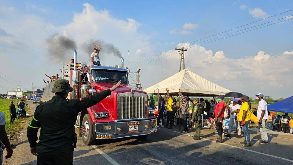 Tras Casi 48 Horas, Comunidadadas Indímenas Levantaron El Bloqueo