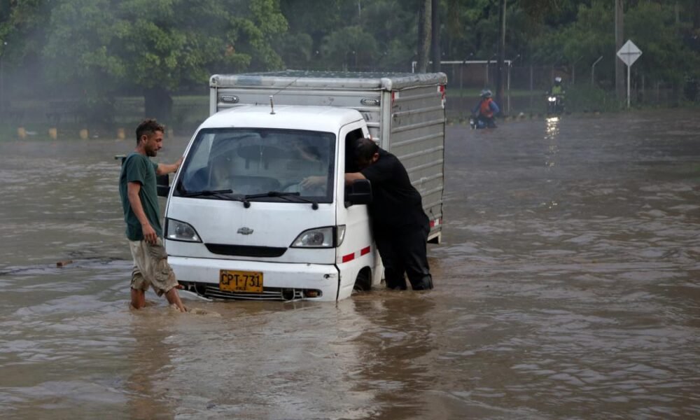 Cali Amaneció Colapsada por Fuertes Lluvias: Oriente y Sur de la Ciudad, Entre Los Más Afectados