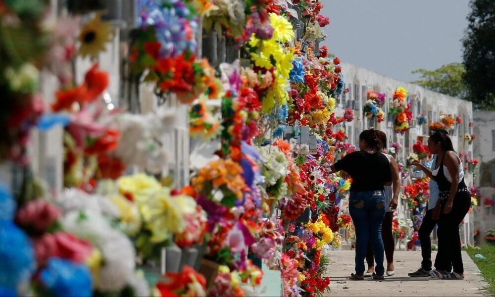funeraria responde a una arzobispo Sobre Ceremonias Católicas