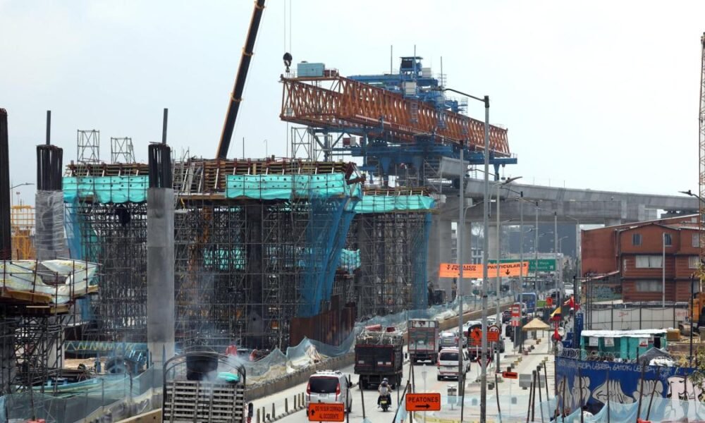 Columna de Ernesto Cortés: Agua, Metro y Fe